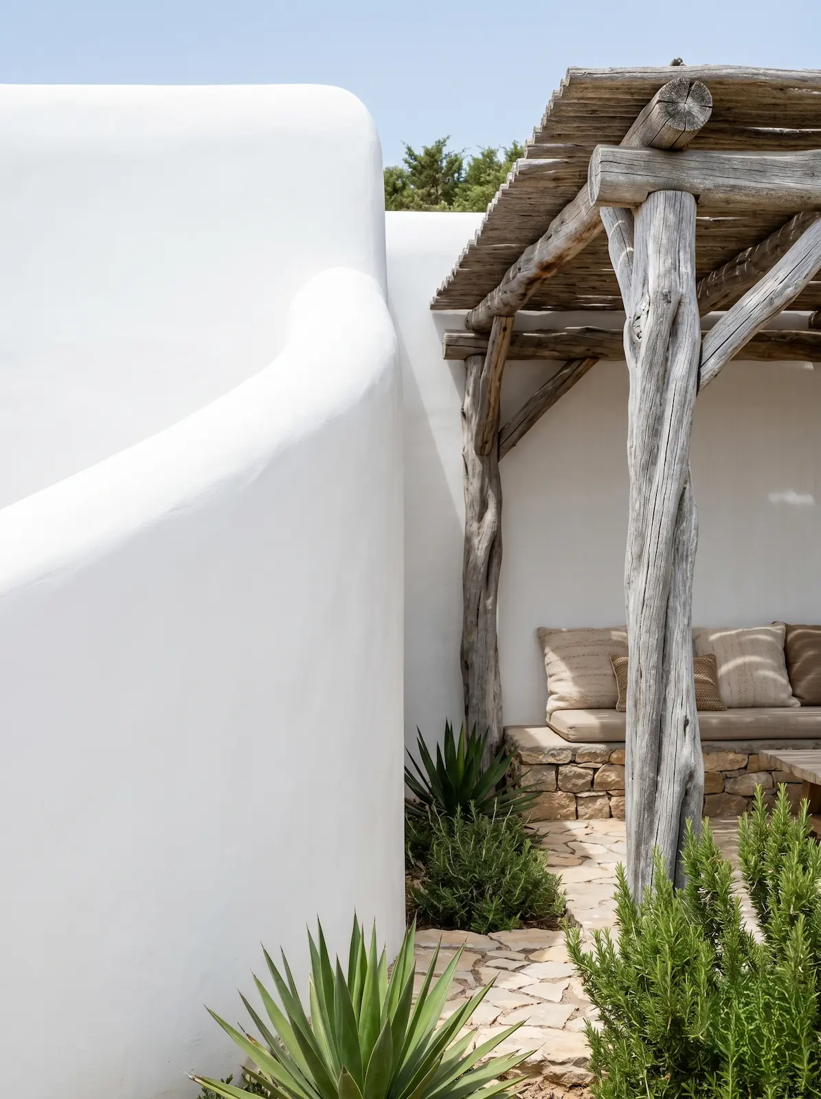 detalle pérgola madera antigua | jardinesconestiloes Detalle Pérgola Madera Antigua El Oasis Ibicenco Arquitectura Blanca Y La Excelencia De Lo Esencial