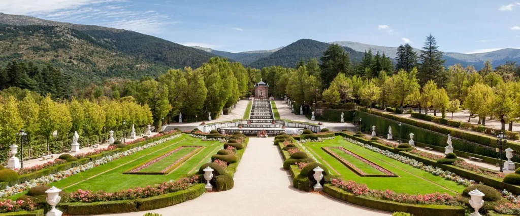Panoramica Jardines La Granja La Granja De San Ildefonso La Simetría Palaciega En La Sierra De Guadarrama