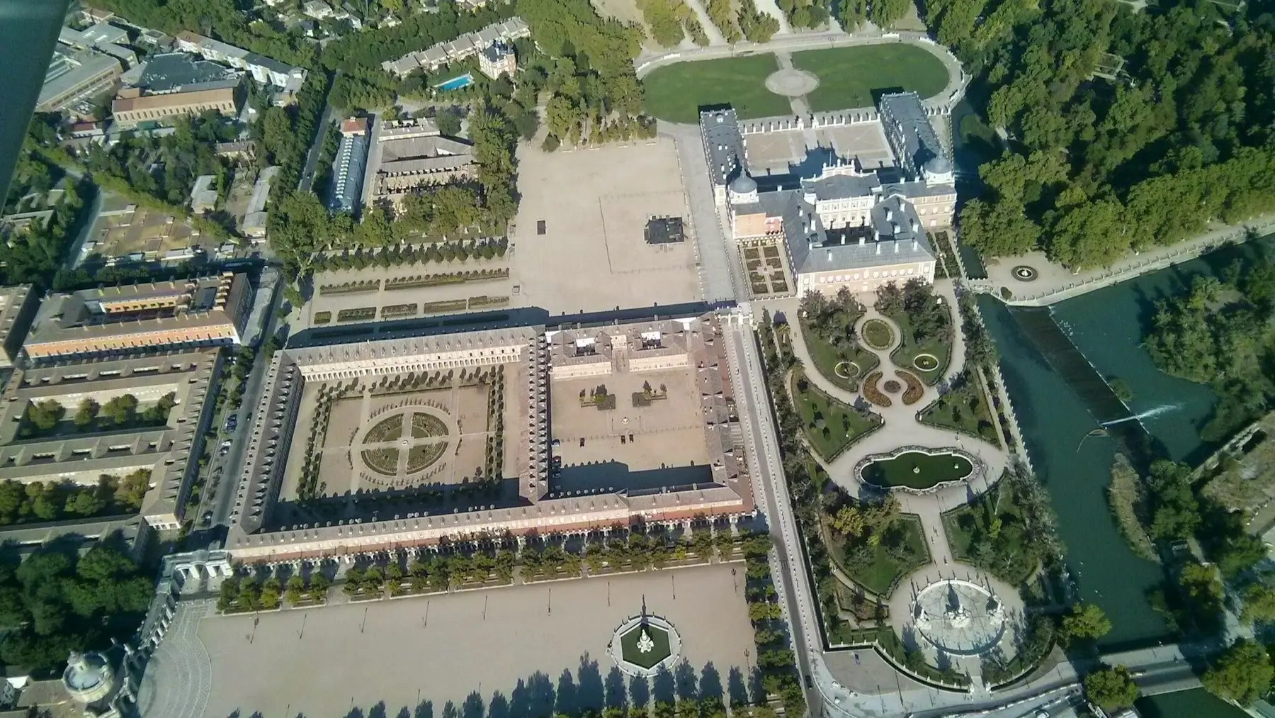 vista aerea palacio aranjuez | jardinesconestiloes Vista Aerea Palacio Aranjuez Aranjuez Y El Trazado Paisajístico Que Diseñó Washington Dc